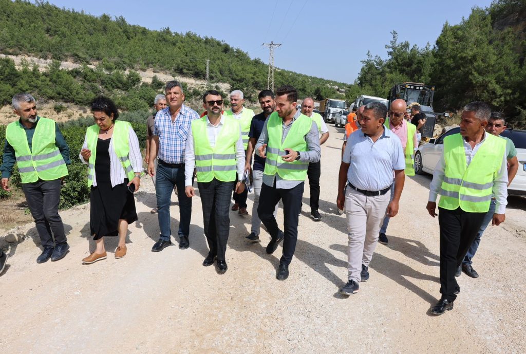 eş başkan sarıyıldız yol düzenleme çalışmasında-1